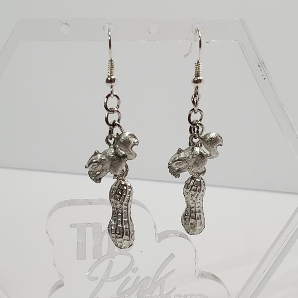 Squirrel and nut silver pewter dangle earrings - Picture 3 of 5